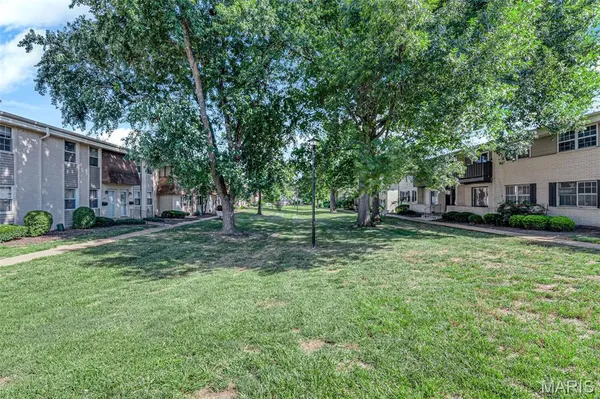 $119,900 | 128 Shadalane Walk, Unit A, Ballwin, MO 63011