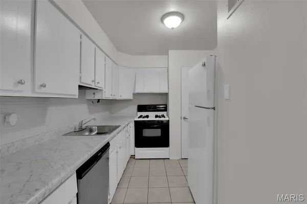 $119,900 | 128 Shadalane Walk, Unit A, Ballwin, MO 63011
