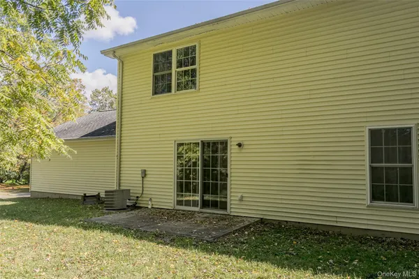 $2,900 | 423 Kings Highway, Warwick, NY 10990