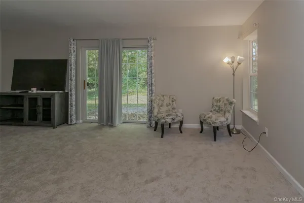 $2,900 | 423 Kings Highway, Warwick, NY 10990