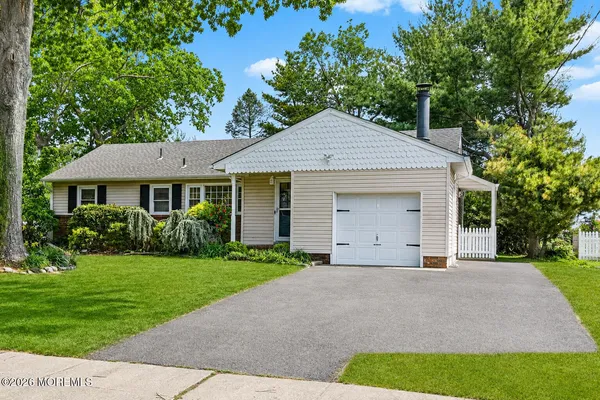 $549,000 | 90 Oak Hill Drive, Toms River, NJ 08753