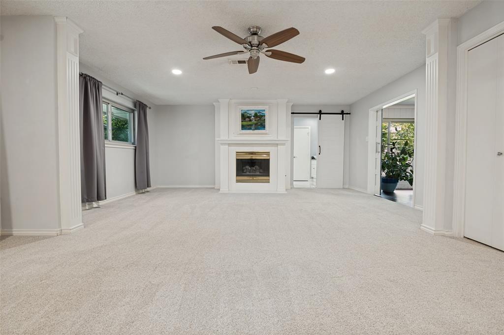 805 Crowley Road Arlington, TX 76012 - Photo 12 of 27 Gallery Image 12
