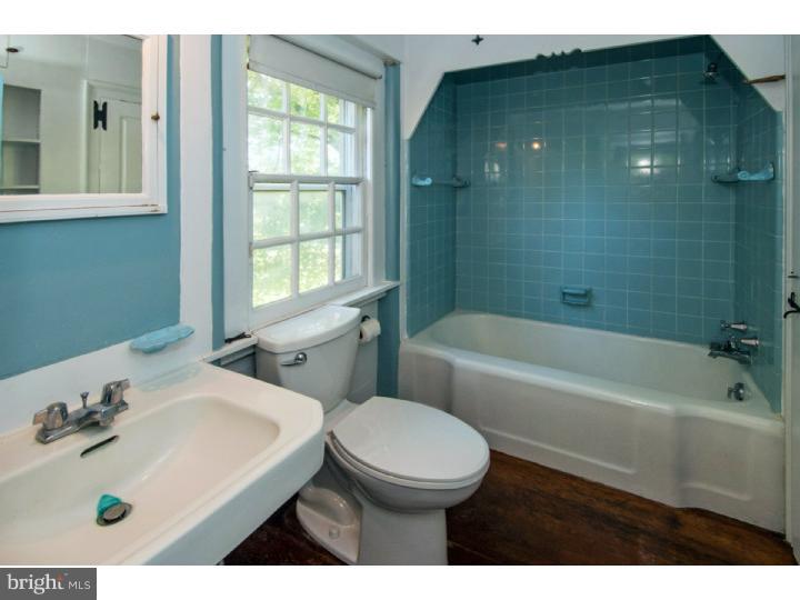 2470 Terwood Road Huntingdon Valley, PA 19006 - Photo 25 of 25 Bathroom