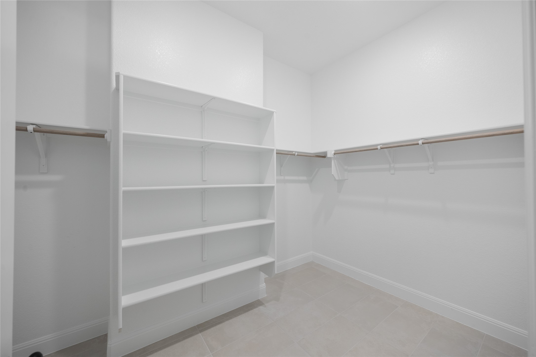 3213 Lookout Mountain Road Georgetown, TX 78628 - Photo 16 of 40 View of primary walk in closet