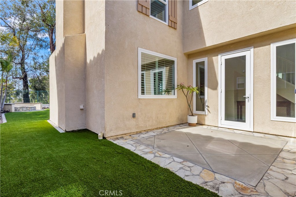 27 Rolling Ridge Rancho Santa Margarita, CA 92688 - Photo 30 of 42 a view of a house with a garden