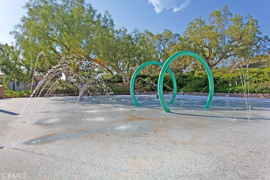 27 Rolling Ridge Rancho Santa Margarita, CA 92688 - Photo 38 of 42 a backyard of a house with lots of green space