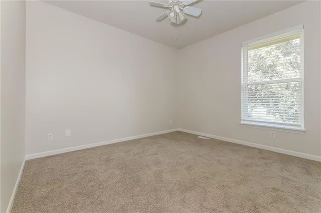 $2,170 | 406 Brookside Circle, Kearney, MO 64060