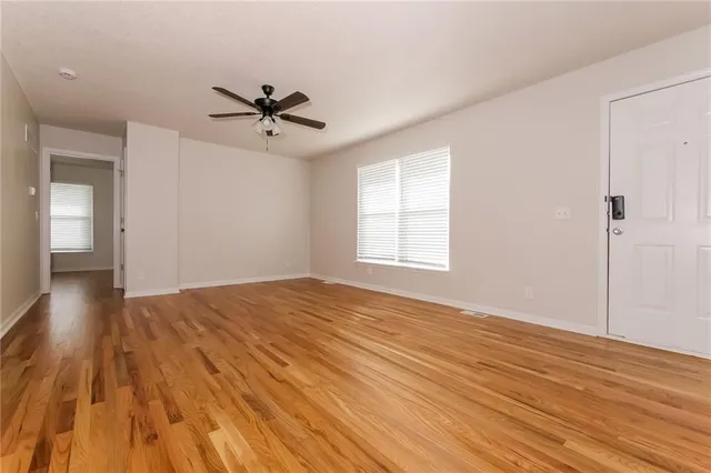 $2,170 | 406 Brookside Circle, Kearney, MO 64060