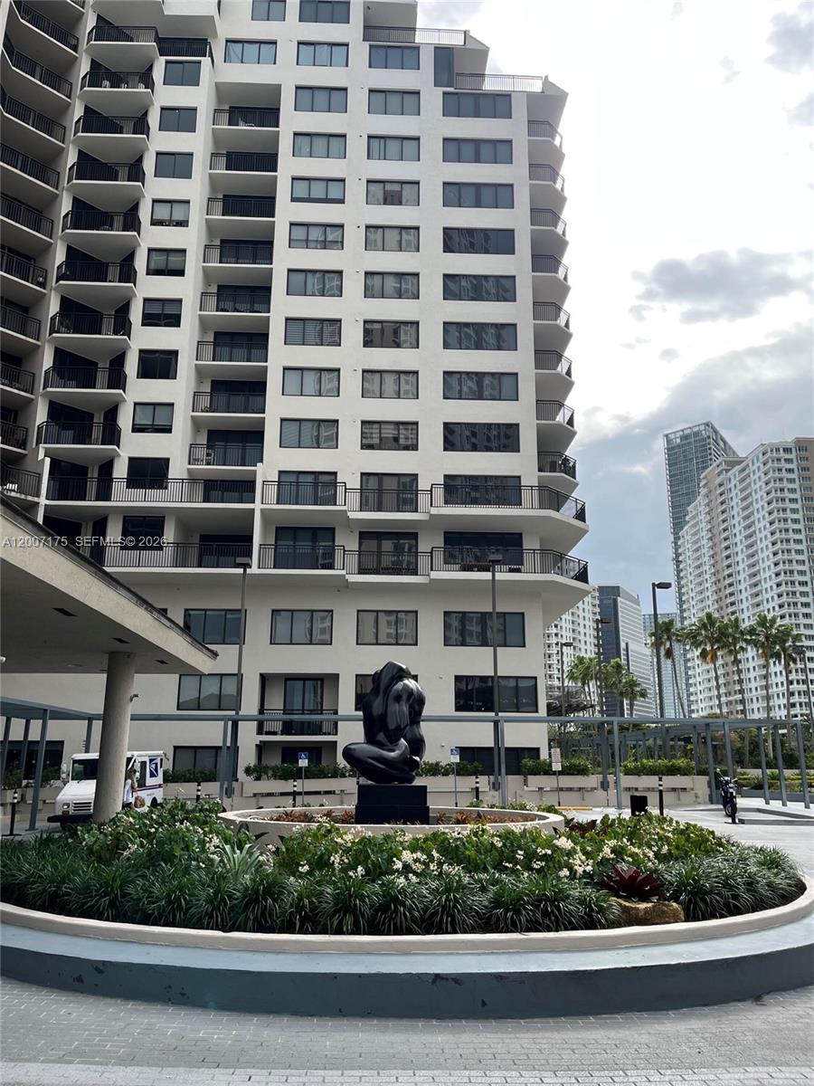 540 Brickell Key Drive, Unit 1809 Miami, FL 33131 - Photo 5 of 25 a front view of a building