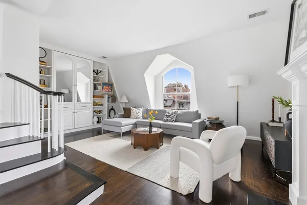 $1,535,000 | 124 Beacon Street, Unit PH1, Boston, MA 02116