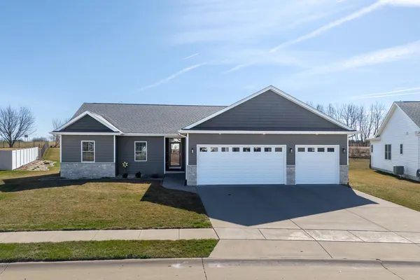 $445,000 | 761 Sweet Wood Lane, Blue Grass, IA 52726