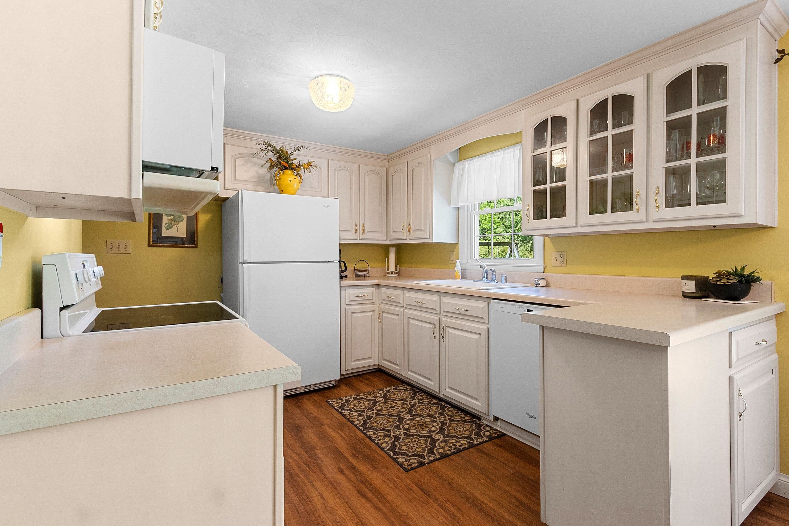 1430 Oak Ridge Drive Green Bay, WI 54304 - Photo 22 of 44