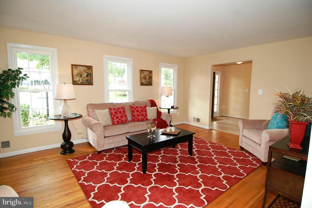 14113 Sturtevant Road Silver Spring, MD 20905 - Photo 6 of 30 Living Room, spacious