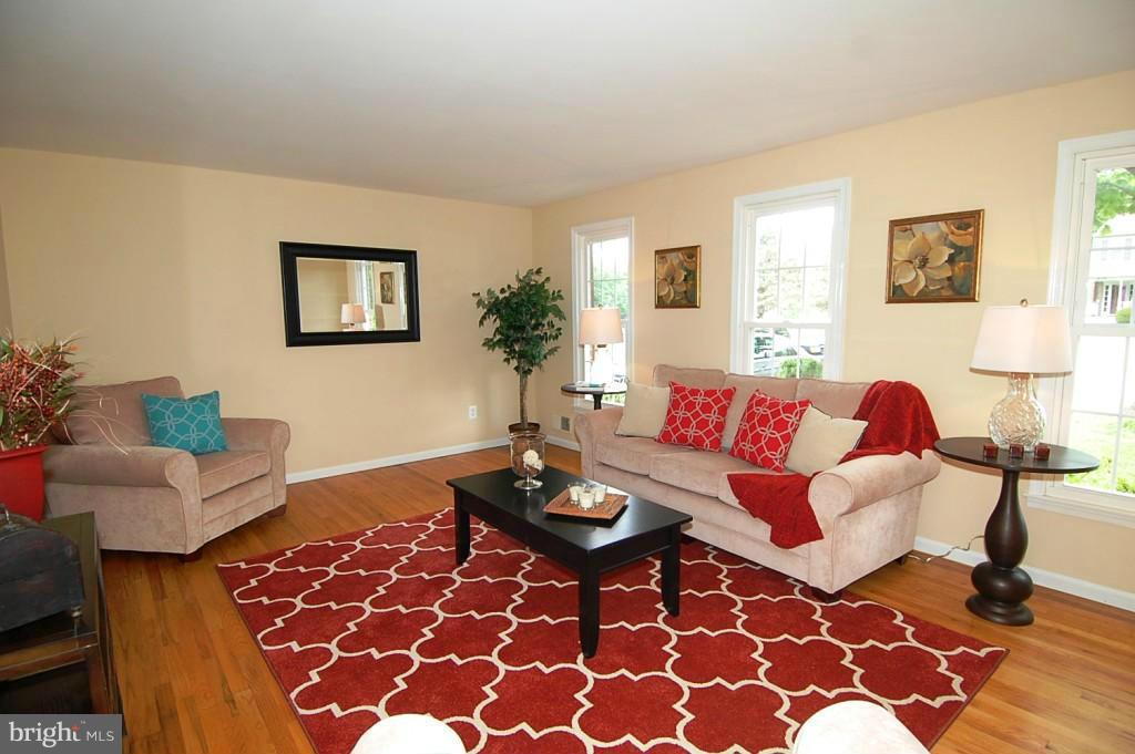 14113 Sturtevant Road Silver Spring, MD 20905 - Photo 7 of 30 Living Room