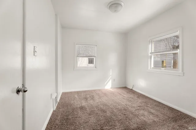 $159,900 | 444 West Fairfax Avenue, Fort Wayne, IN 46807