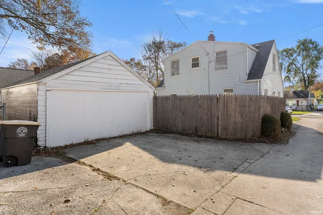 $159,900 | 444 West Fairfax Avenue, Fort Wayne, IN 46807