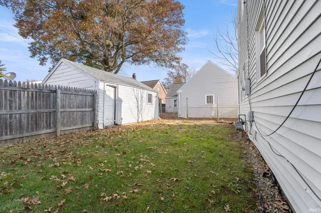 $159,900 | 444 West Fairfax Avenue, Fort Wayne, IN 46807