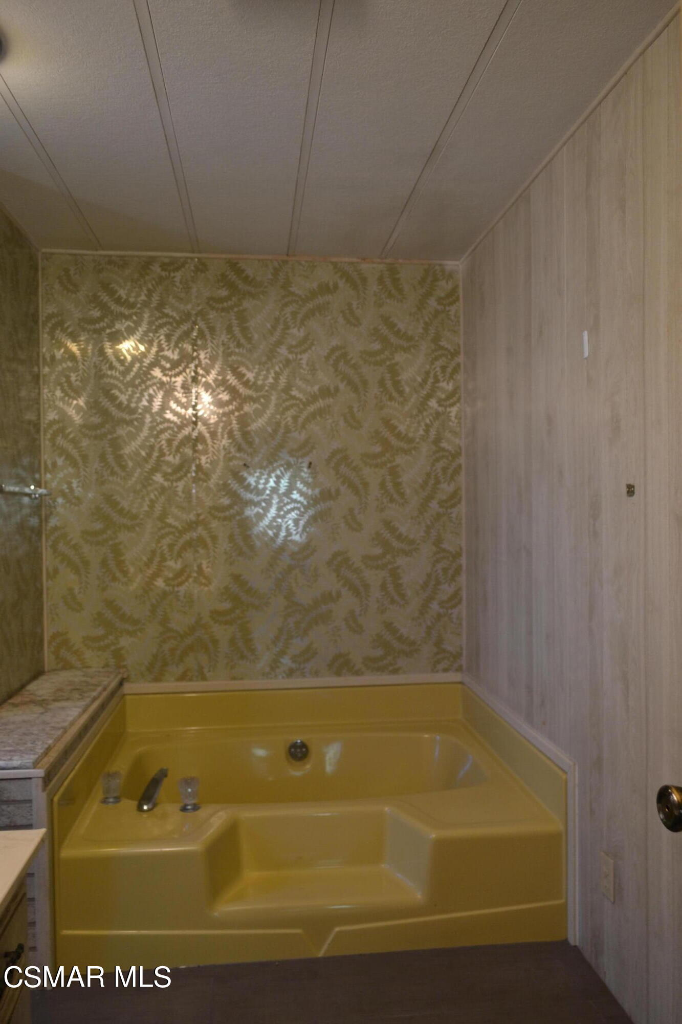 6480 Katherine Road, Unit 70 Simi Valley, CA 93063 - Photo 12 of 28 a bathroom with a shower