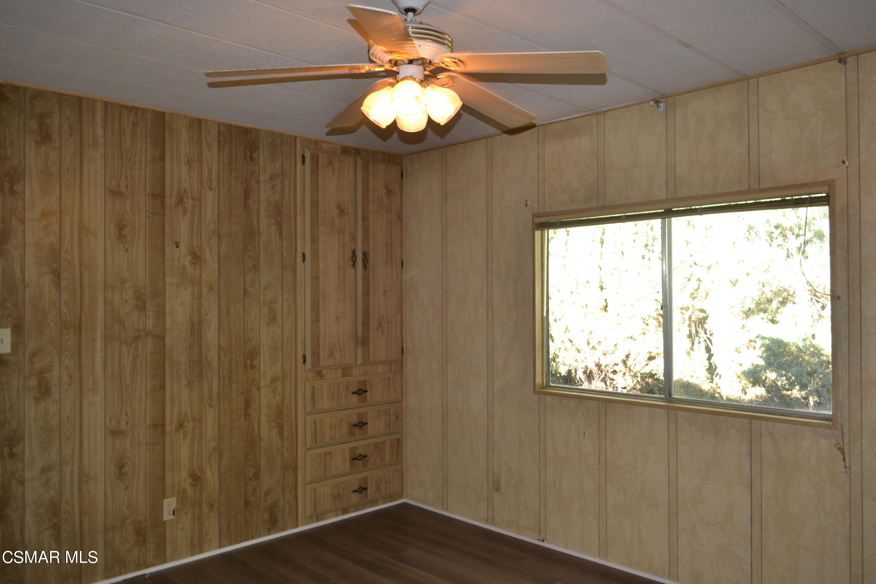 6480 Katherine Road, Unit 70 Simi Valley, CA 93063 - Photo 10 of 28 a view of a interior in a house