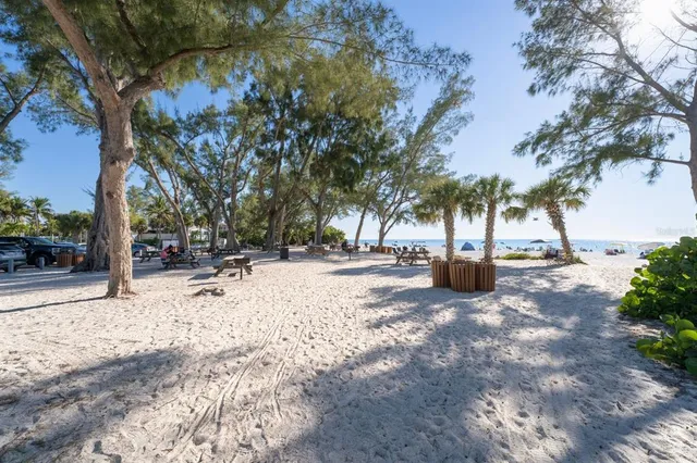 $1,675,000 | 313 Magnolia Avenue, Anna Maria, FL 34216