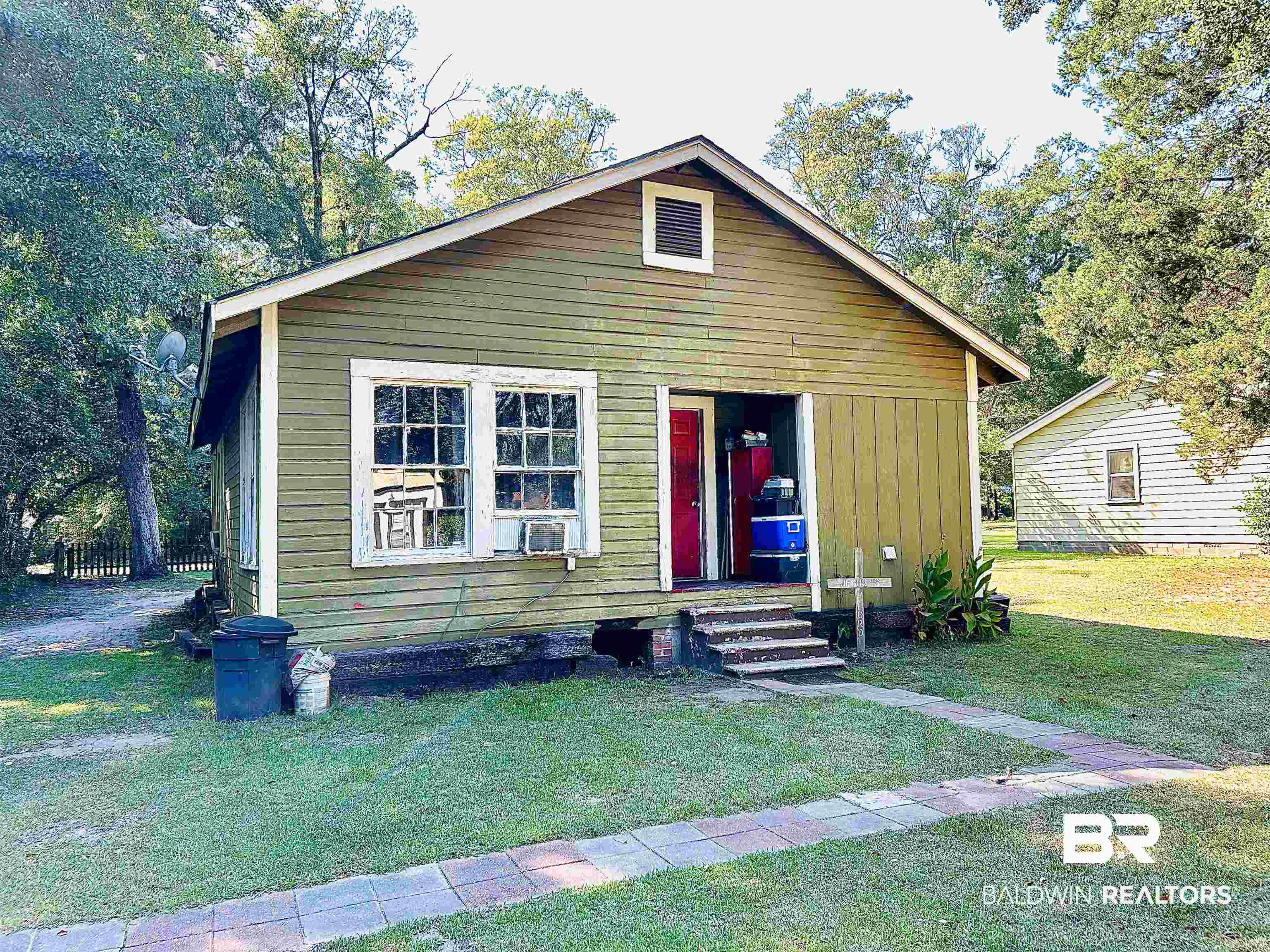 722 Conoley Avenue Brewton, AL 36426 - Photo 7 of 7 Bungalow-style house with a front yard