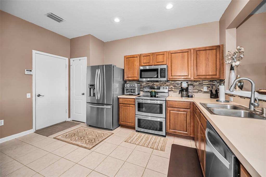 10155 Haverhill Ridge Drive Riverview, FL 33578 - Photo 9 of 39