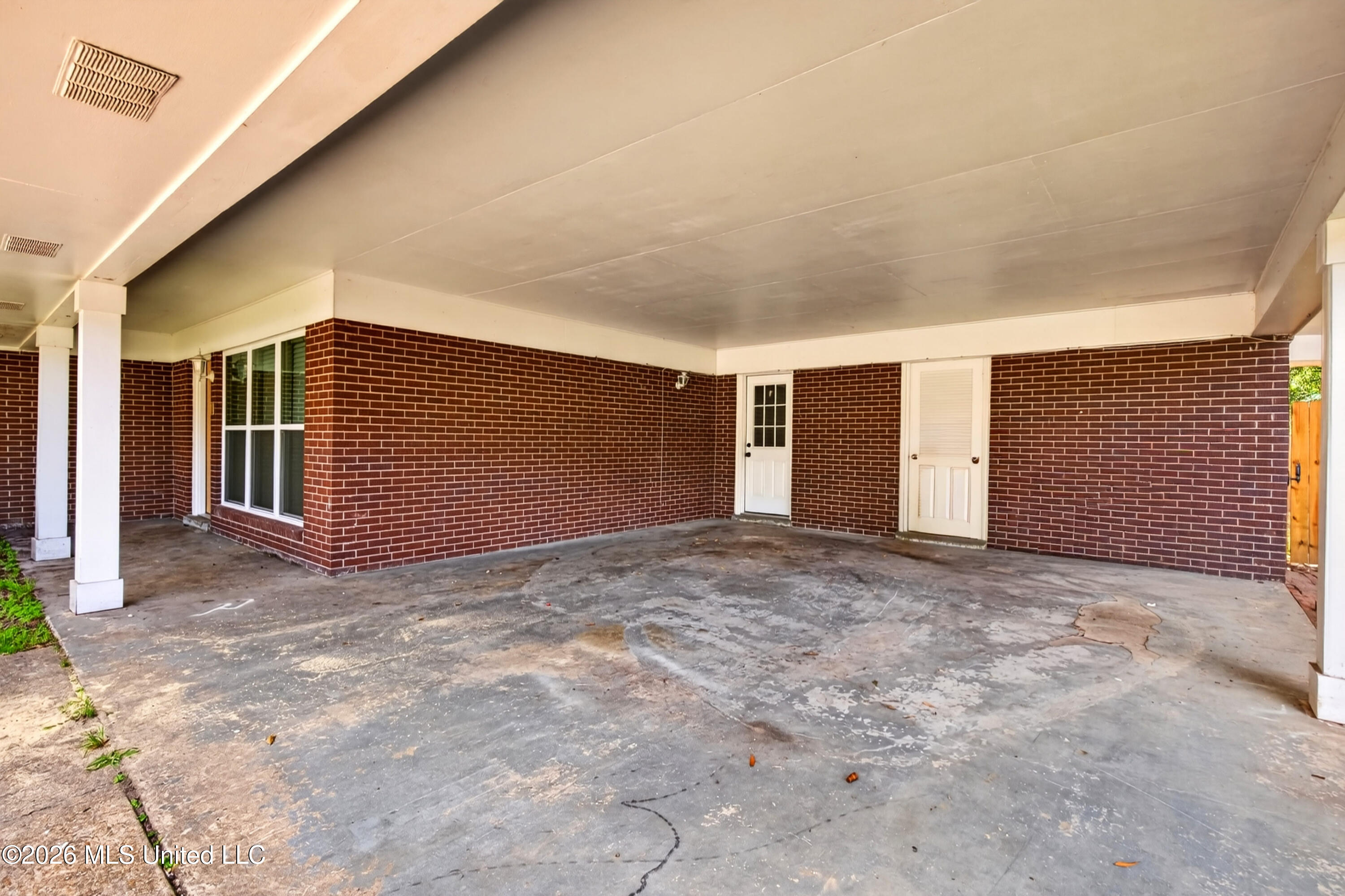 2211PoppsFerryRd-5