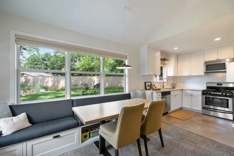 $648,500 | 4015 Ascot Lane, Houston, TX 77092
