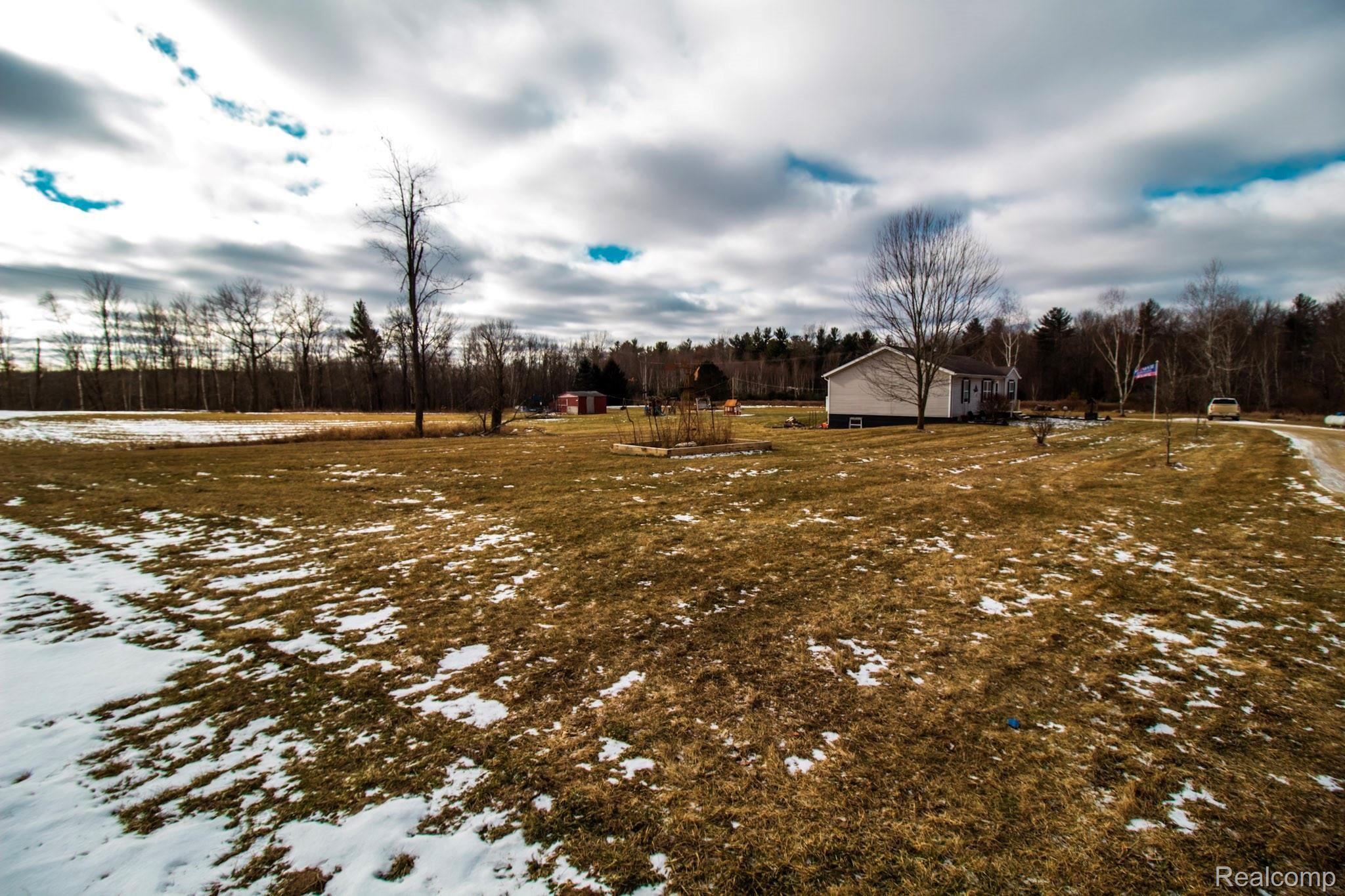 2792 Oak Grove Road North Branch, MI 48461 - Photo 30 of 30 e6608406401a02db87fc73ee0586a883.jpg