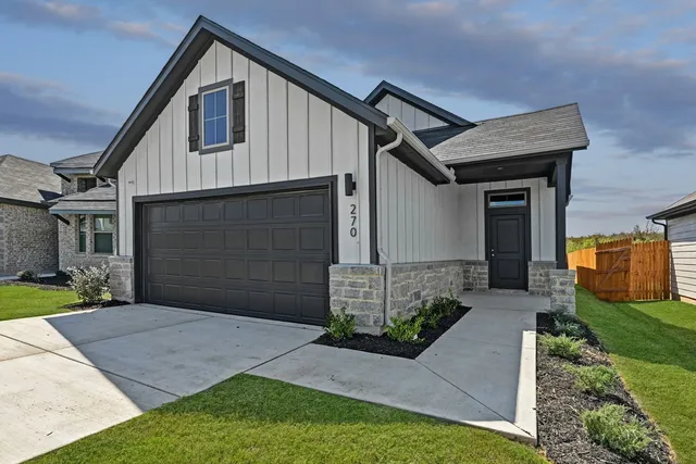 $284,990 | 270 Bendecido Loop, Elgin, TX 78621