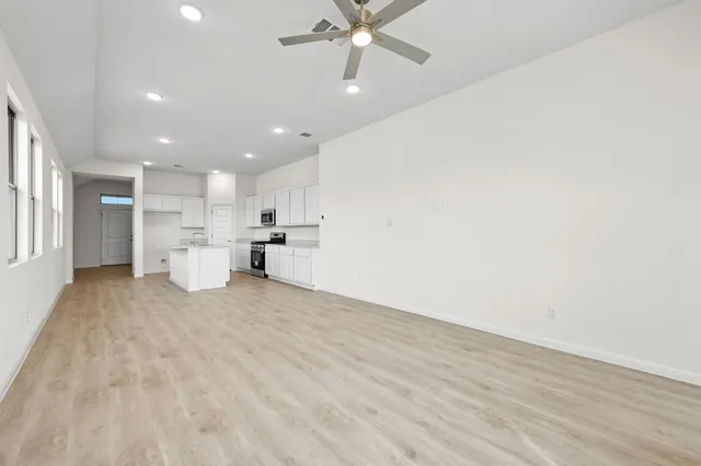 $286,900 | 270 Bendecido Loop, Elgin, TX 78621