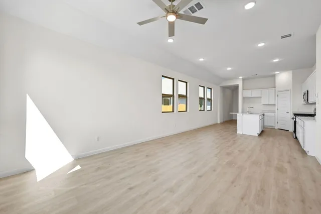 $286,900 | 270 Bendecido Loop, Elgin, TX 78621