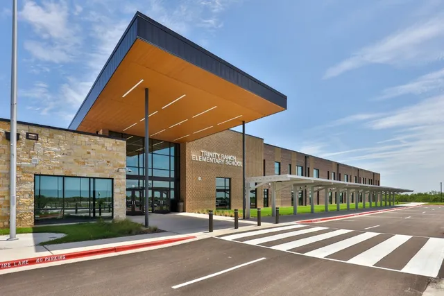 $286,900 | 270 Bendecido Loop, Elgin, TX 78621