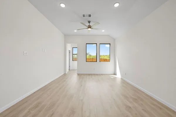 $297,965 | 270 Bendecido Loop, Elgin, TX 78621