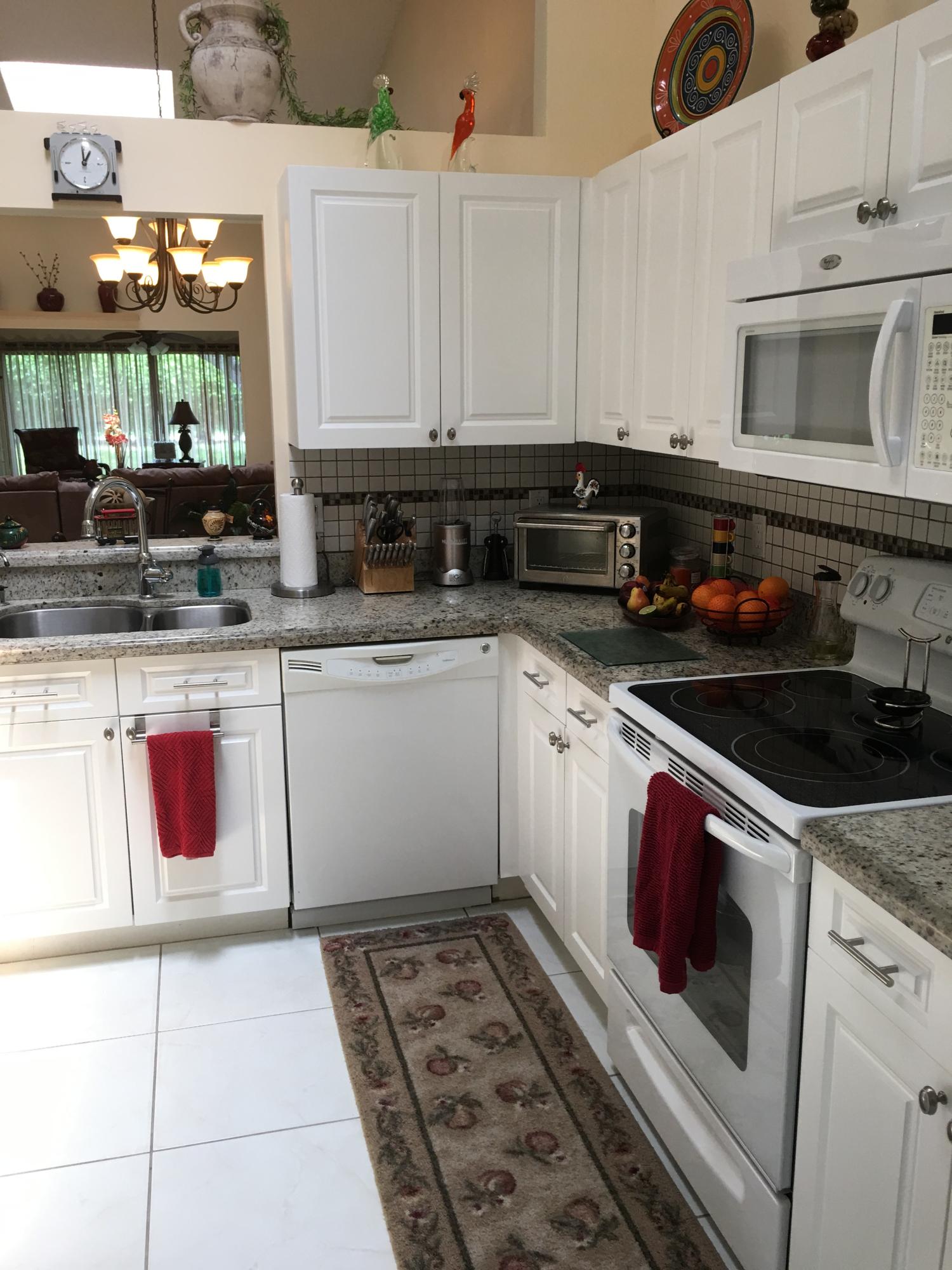 8411 Springlake Drive Boca Raton, FL 33496 - Photo 6 of 37 090