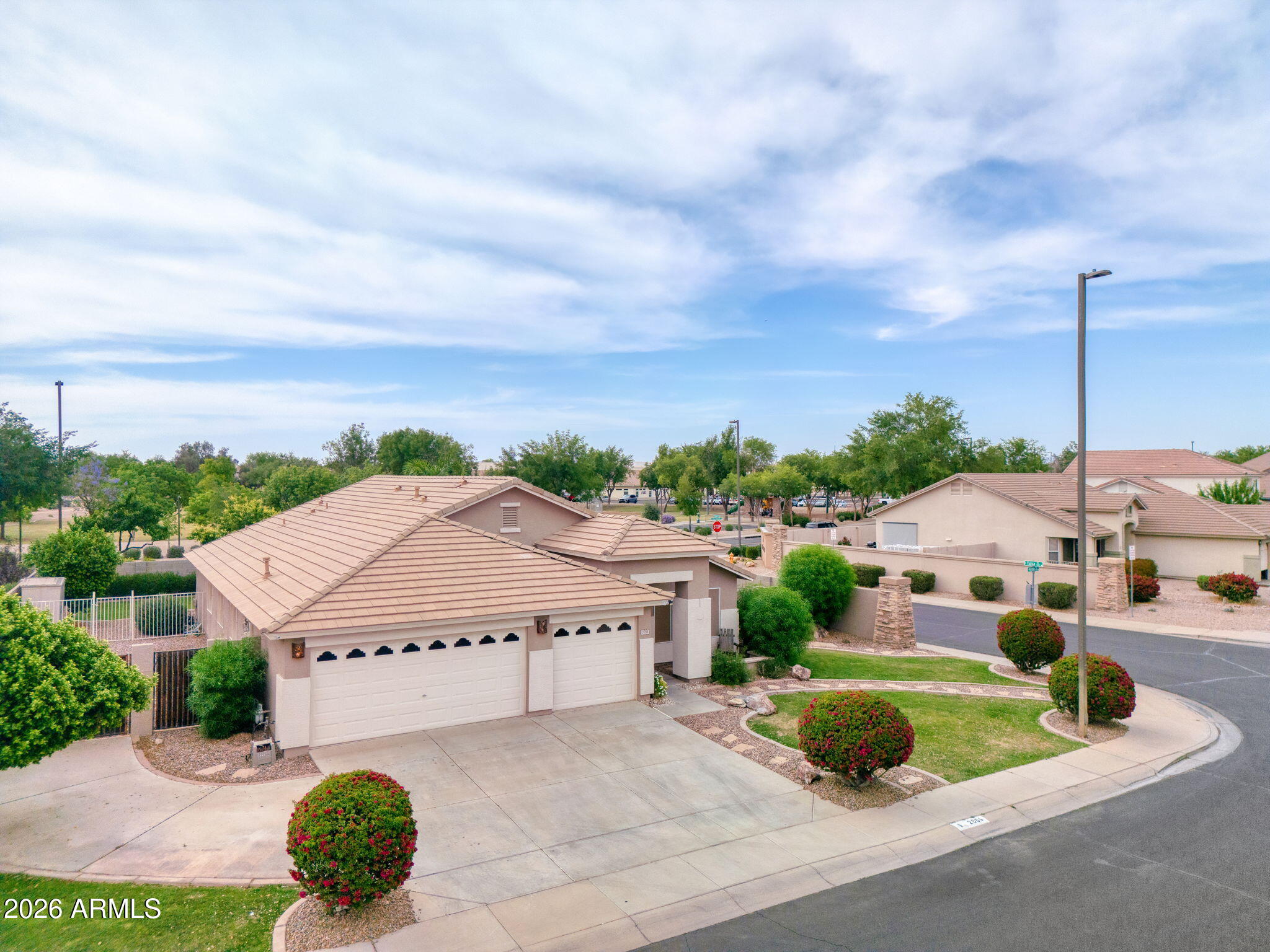 2054 South Marble Street Gilbert, AZ 85295 - Photo 4 of 28 2054 S Marble St