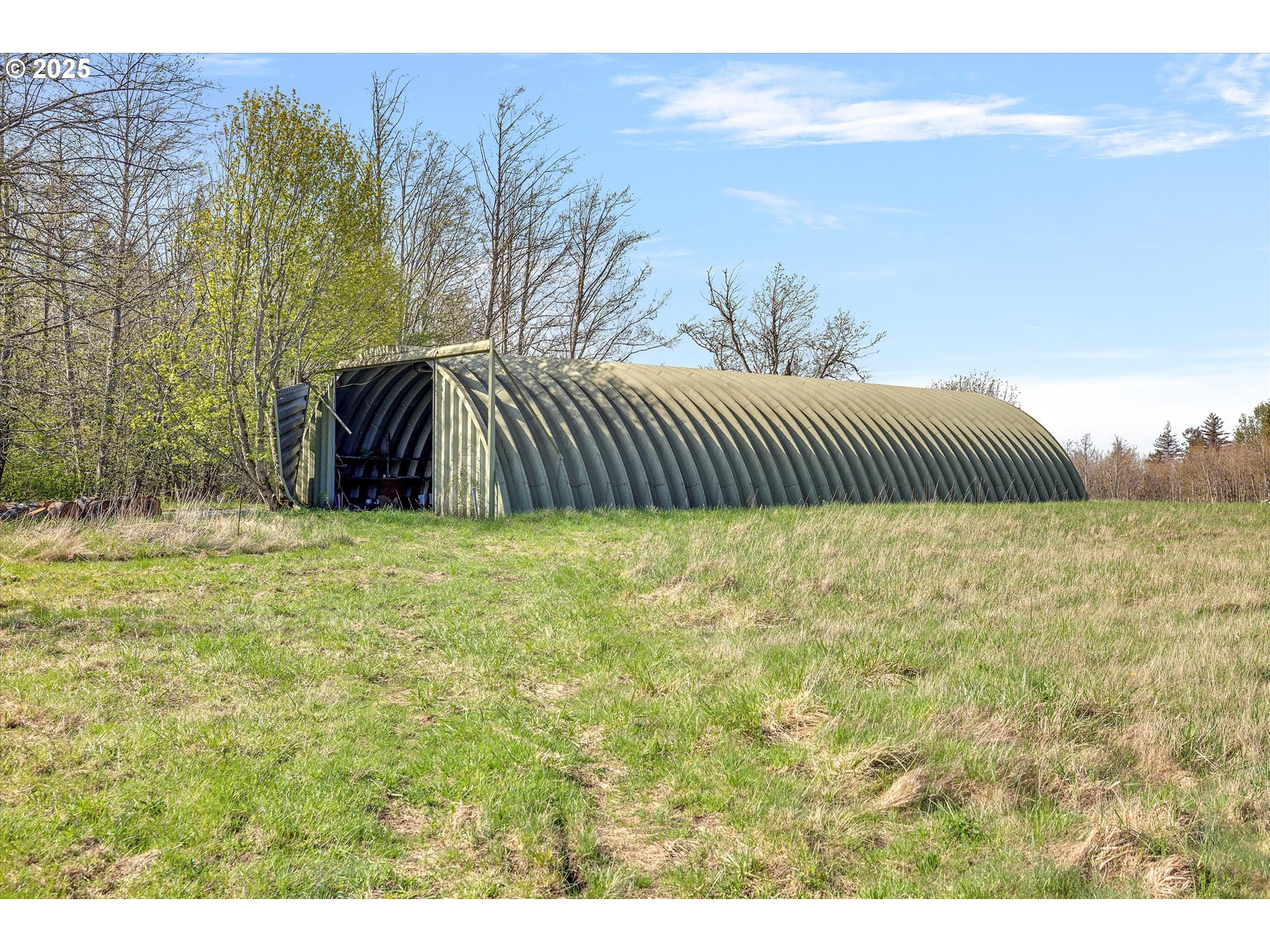 39149 East Knieriem Road Corbett, OR 97019 - Photo 13 of 16 a view of a backyard