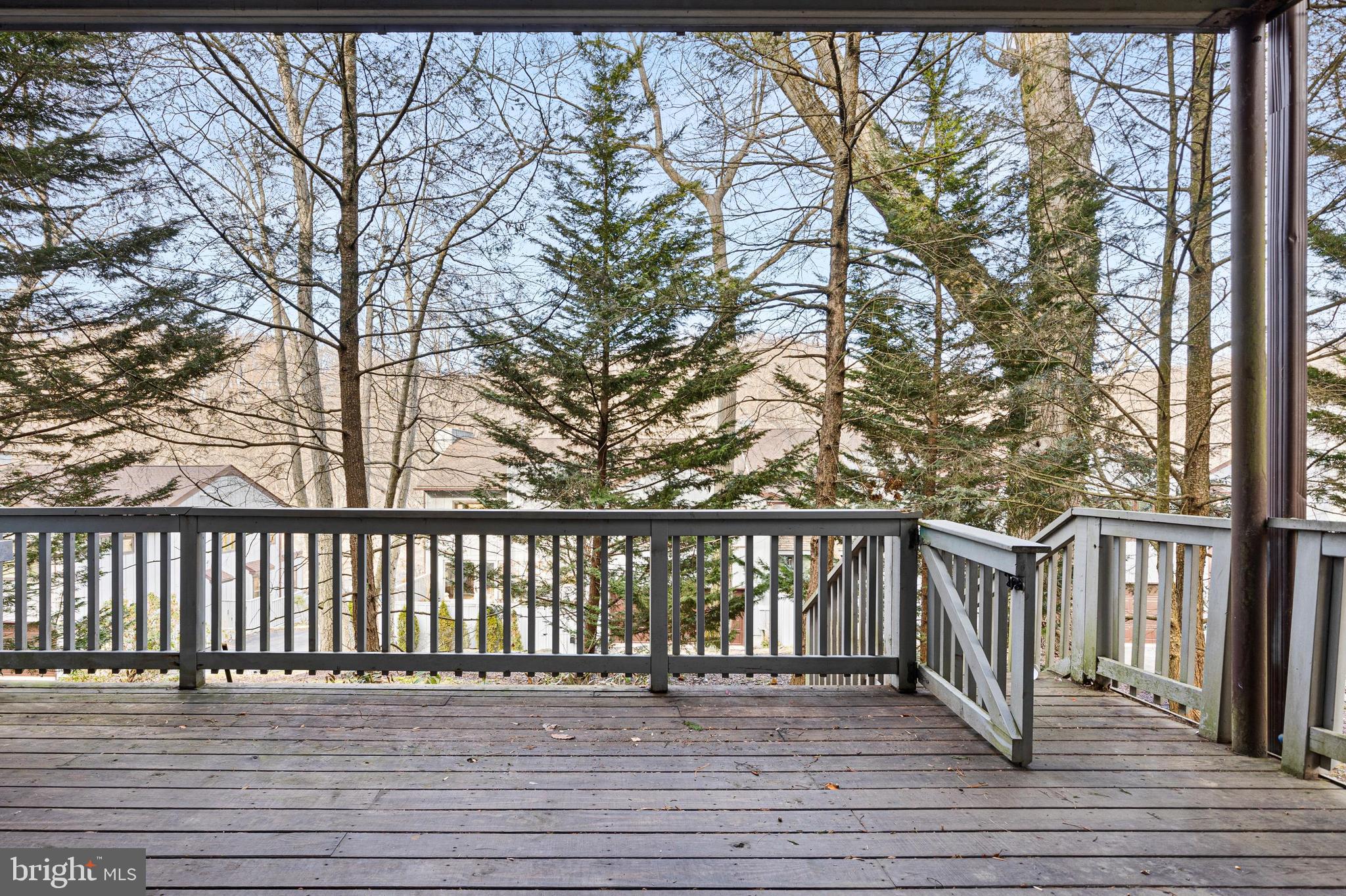 10 Brandywine Falls Road, Unit C010 Wilmington, DE 19806 - Photo 11 of 29 a view of wooden deck