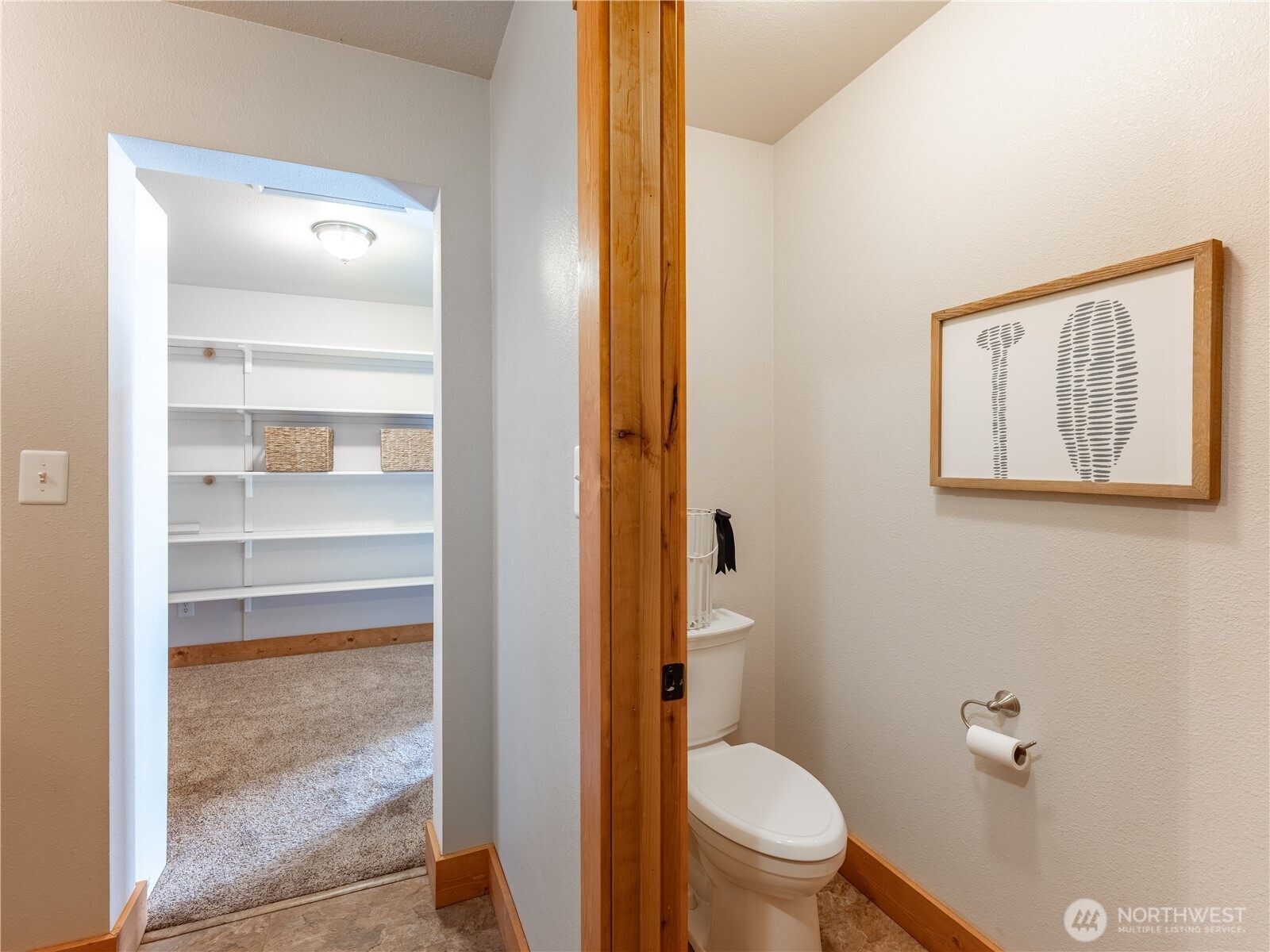 117 Hummingbird Road East Wenatchee, WA 98802 - Photo 28 of 40 a bathroom with a toilet and a shower