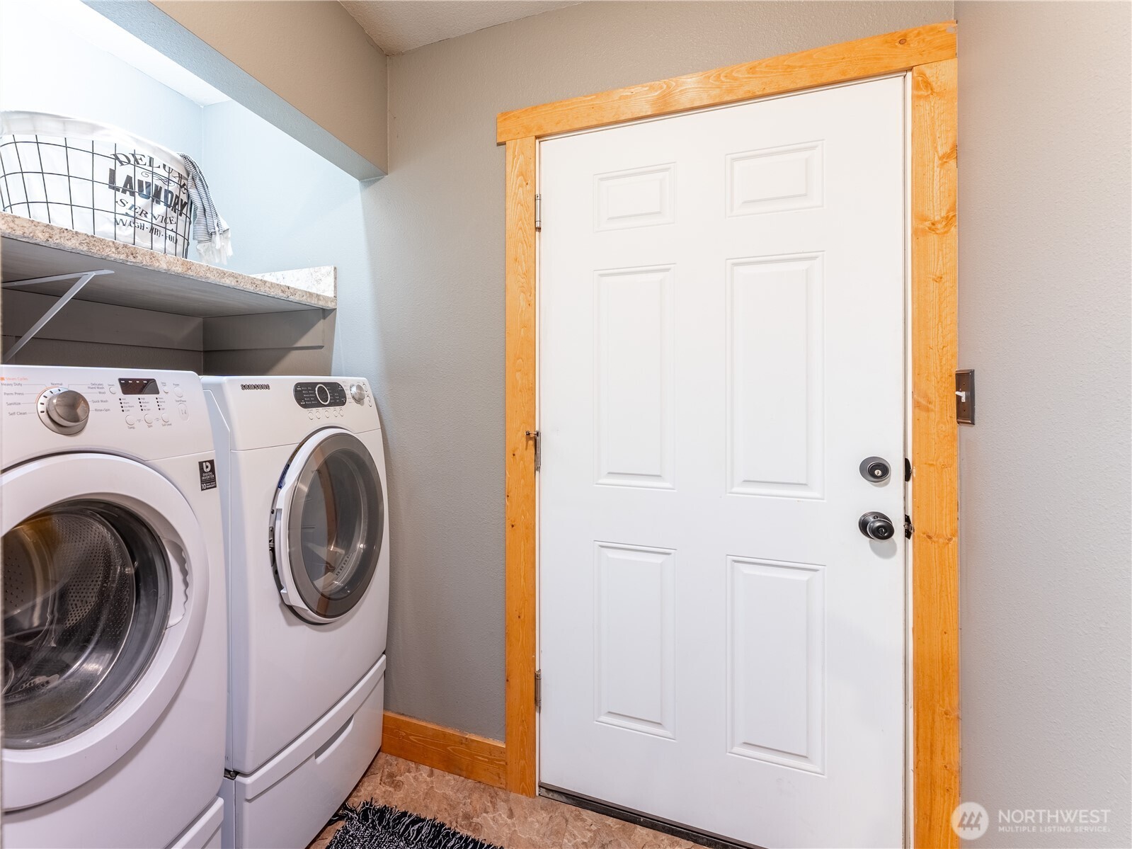 117 Hummingbird Road East Wenatchee, WA 98802 - Photo 31 of 40 a utility room with dryer and washer