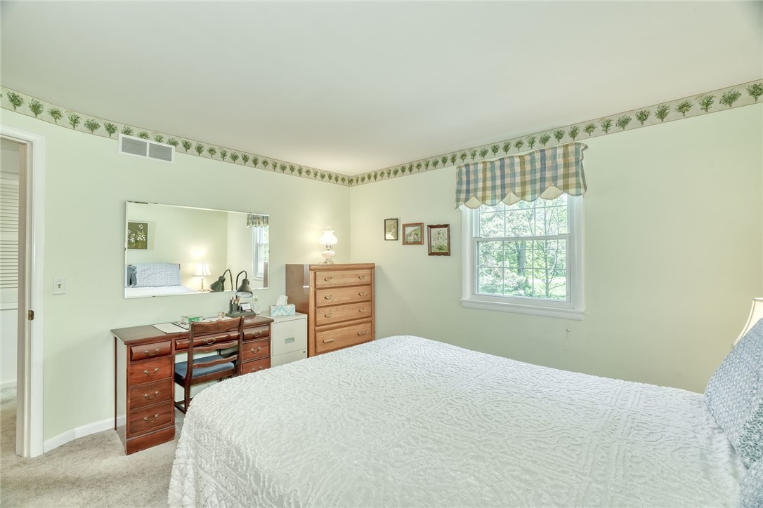 226 Dickinson Road Webster, NY 14580 - Photo 37 of 50