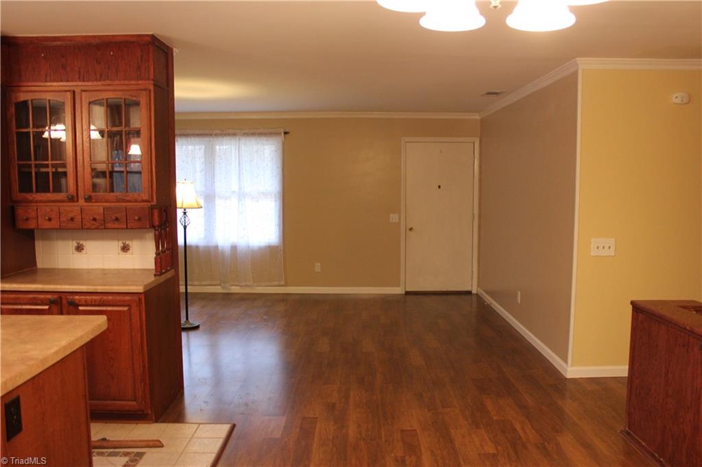 795 Stratford Road Lexington, NC 27292 - Photo 10 of 48 Livingroom