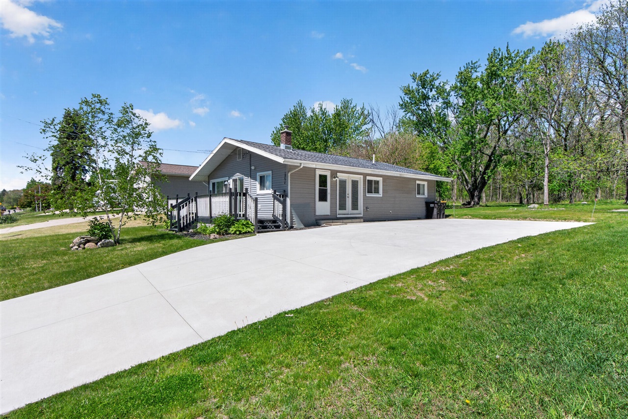 10674 Wesch Road Brooklyn, MI 49230 - Photo 2 of 56