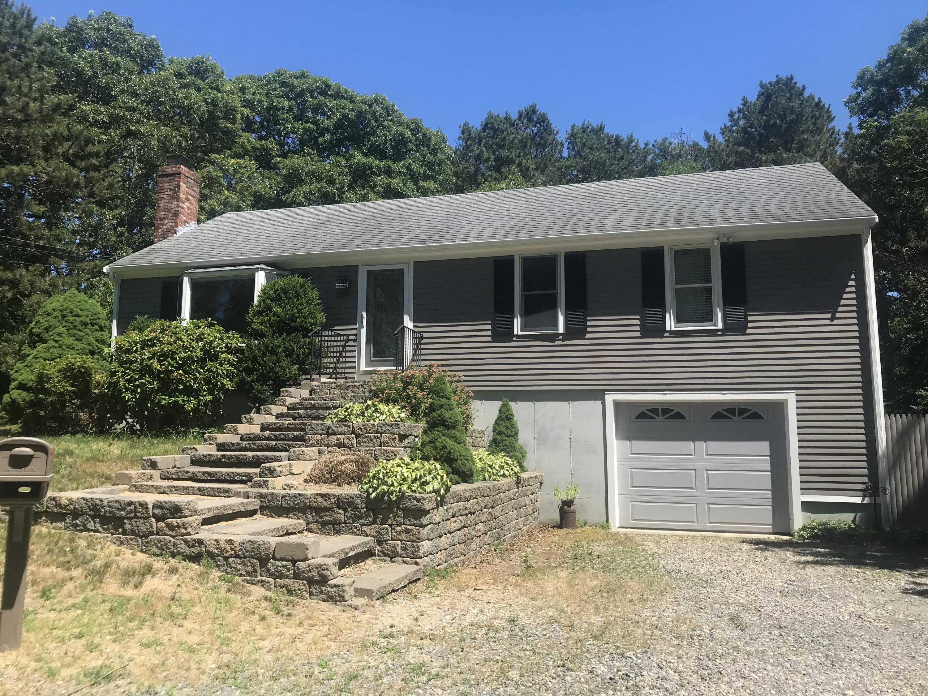256 Oakland Road Hyannis, MA 02601 - Photo 2 of 26 IMG_1733