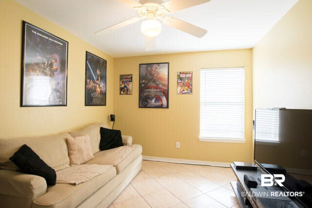 2300 East 4th Street Gulf Shores, AL 36542 - Photo 4 of 26 Guest Room #2