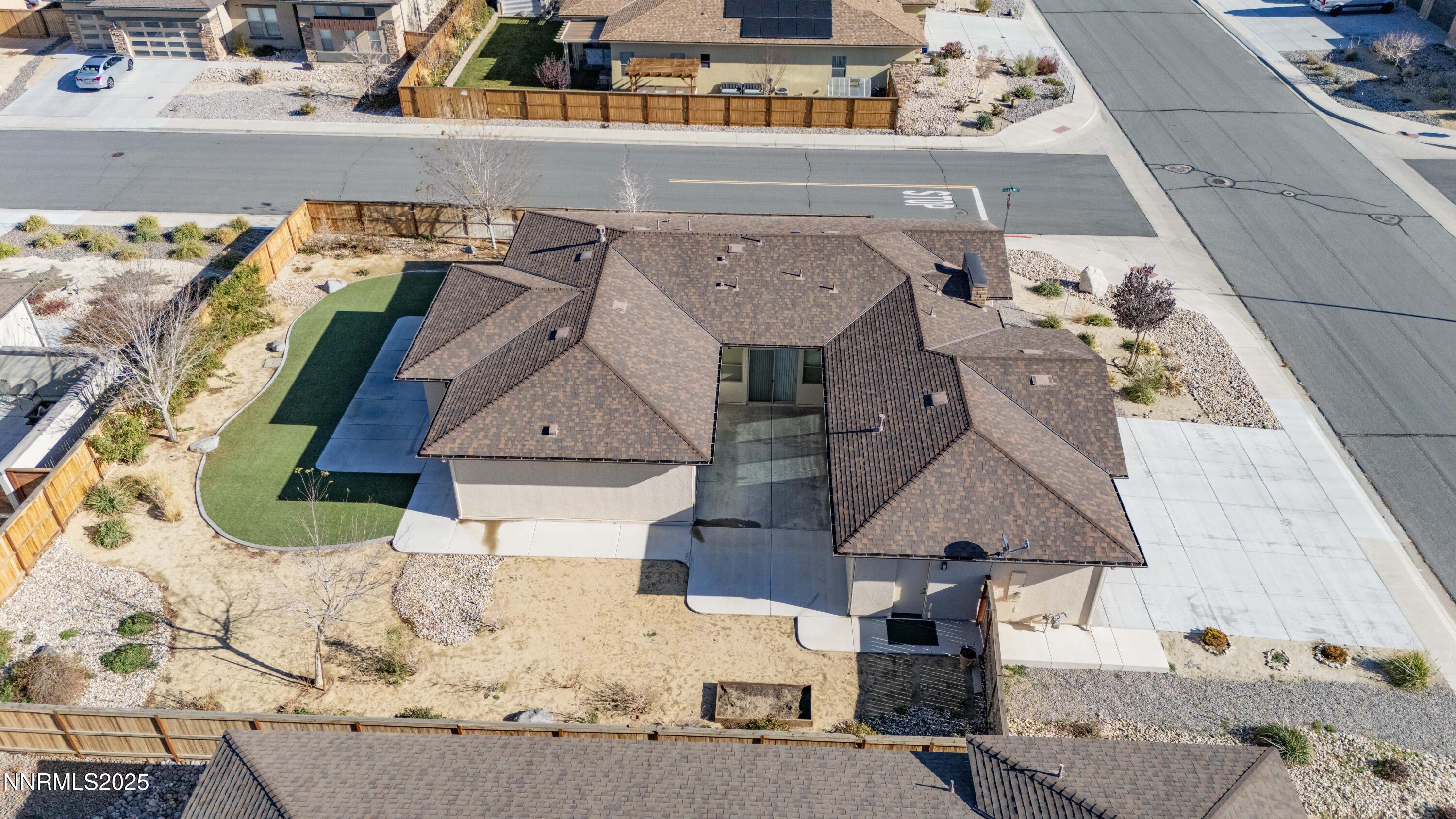 162 Jennys Lane Fernley, NV 89408 - Photo 38 of 39 an aerial view of a house with a swimming pool