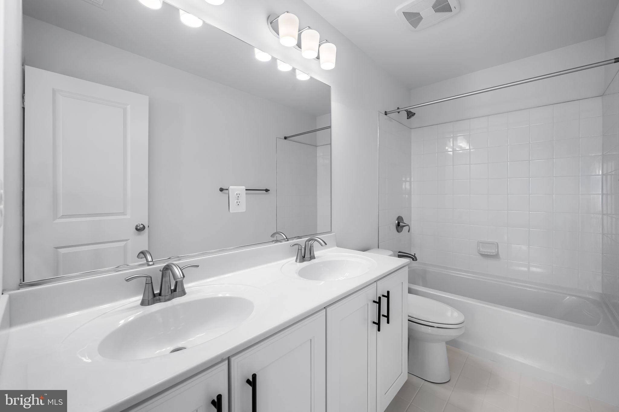 1326 Heaps Road Whiteford, MD 21160 - Photo 19 of 39 Hall Bathroom