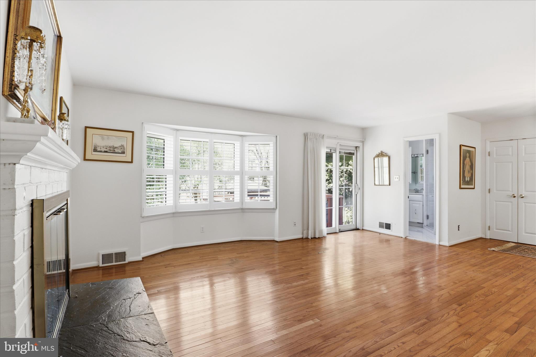 10010 Raynor Road Silver Spring, MD 20901 - Photo 9 of 45 First Floor Family Room
