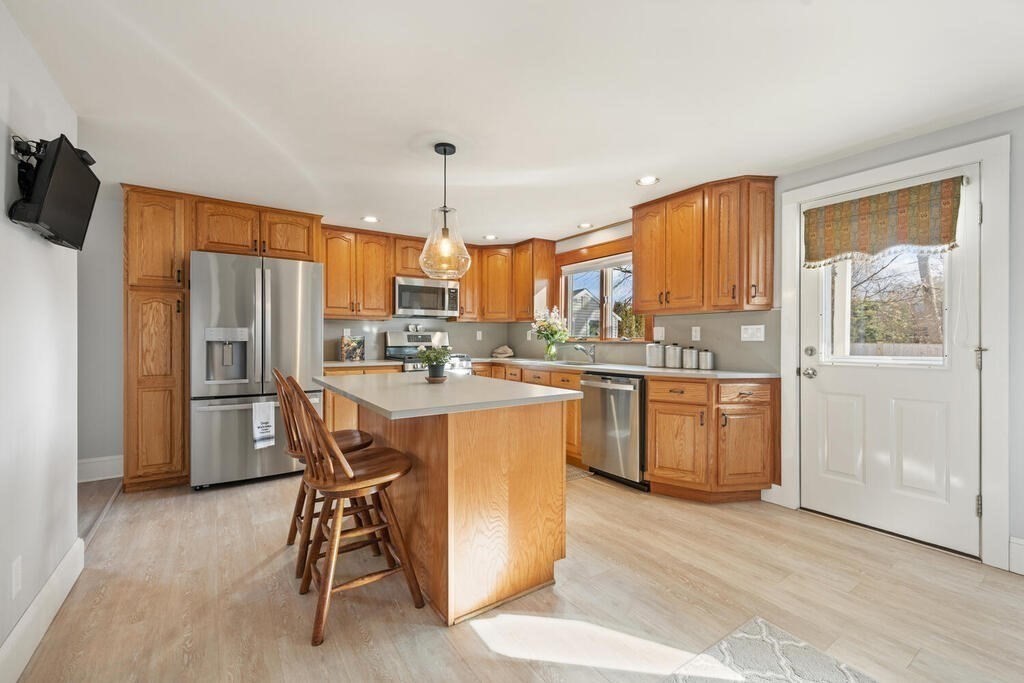 6 Porter Road North Reading, MA 01864 - Photo 12 of 38 Gallery Image 12