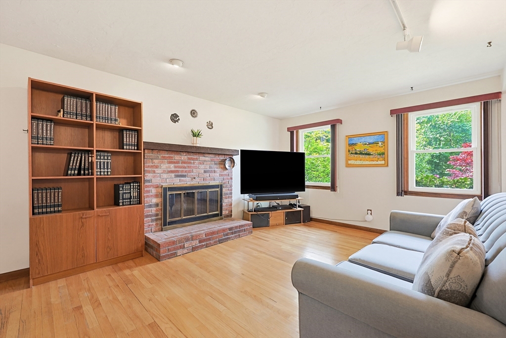 218 Hampton Road Sharon, MA 02067 - Photo 16 of 34